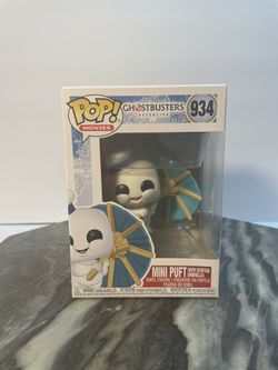 Mini Puft (with Cocktail Umbrella)