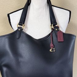 COACH Polished Pebble Leather Day Tote Black One Size C6337-B4/BK