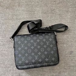 Louie Vuitton  Messenger Bag 