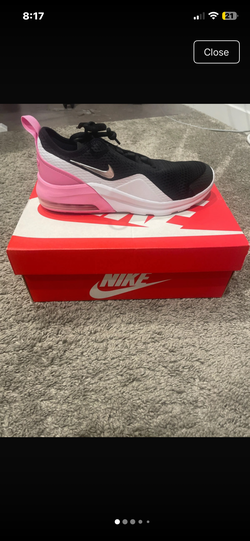 Women’s Nike shoes