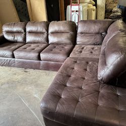 (DELIVERY ๐) Tuffed Brown L Shaped Sectional Couch W/ Chaise