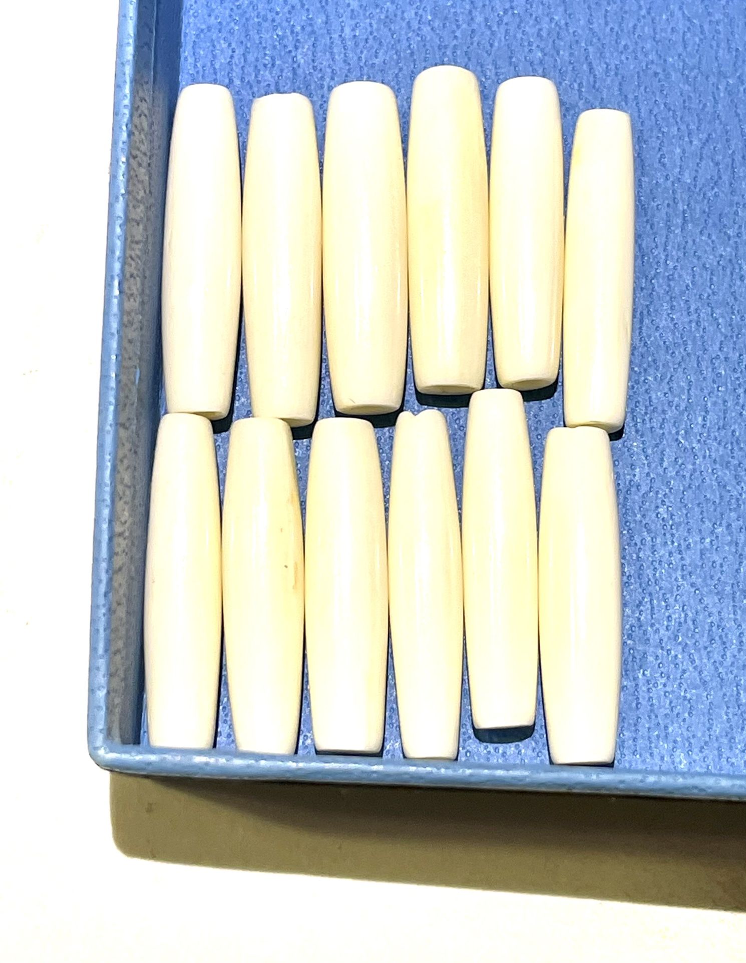 Hair Pipe 23mm Beads 12 In All