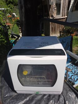 Hermitlux 110 v. countertop dishwasher.