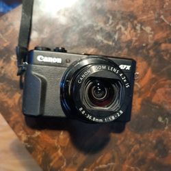 Canon Camara And Charger + 1 Batterie 