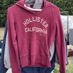 Hollister Sweater 