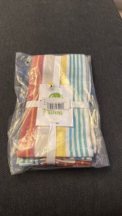 Four cloth napkins, brand-new