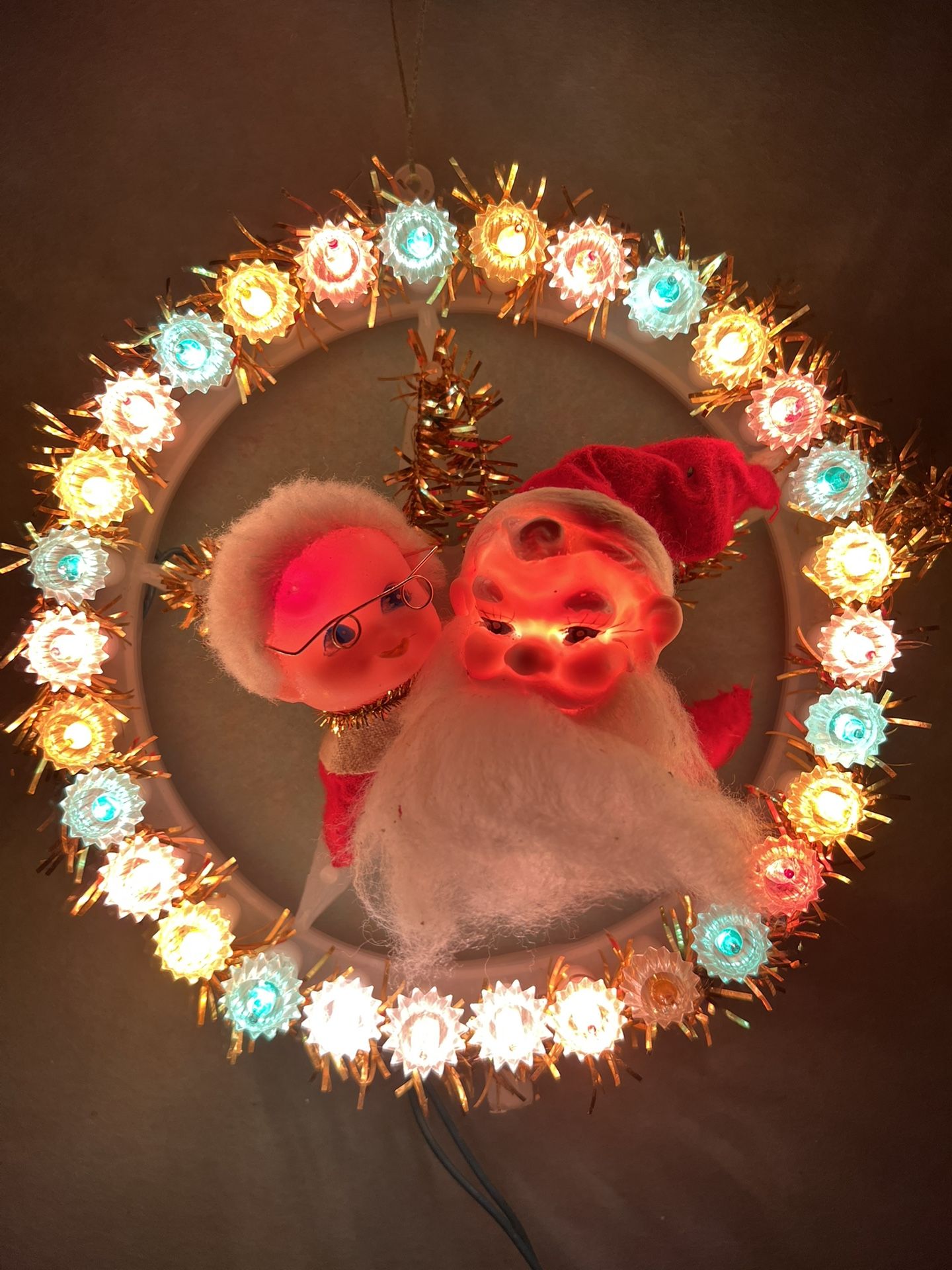 8” Mr & Mrs Santa Clause Wreath of Spinning Lights-Vintage Christmas