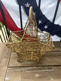 Like New Gold Star Basket Patriotic 