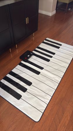 FAO Schwarz floor piano 🎹 🎶