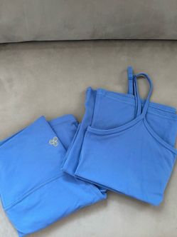 Aritzia workout set
