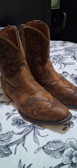 Ropers womans size 9 1/2 B BROWN Leather