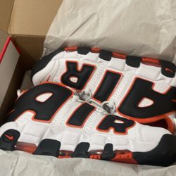 Nike Uptempo 