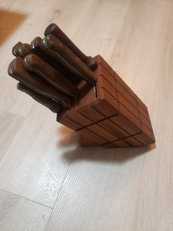 Chicago Cutlery Knife Set With Block