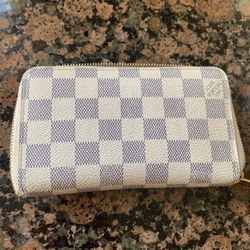 LV  Wallet 