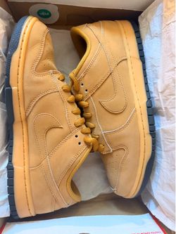 Nike Dunks (Size 9 1/2)