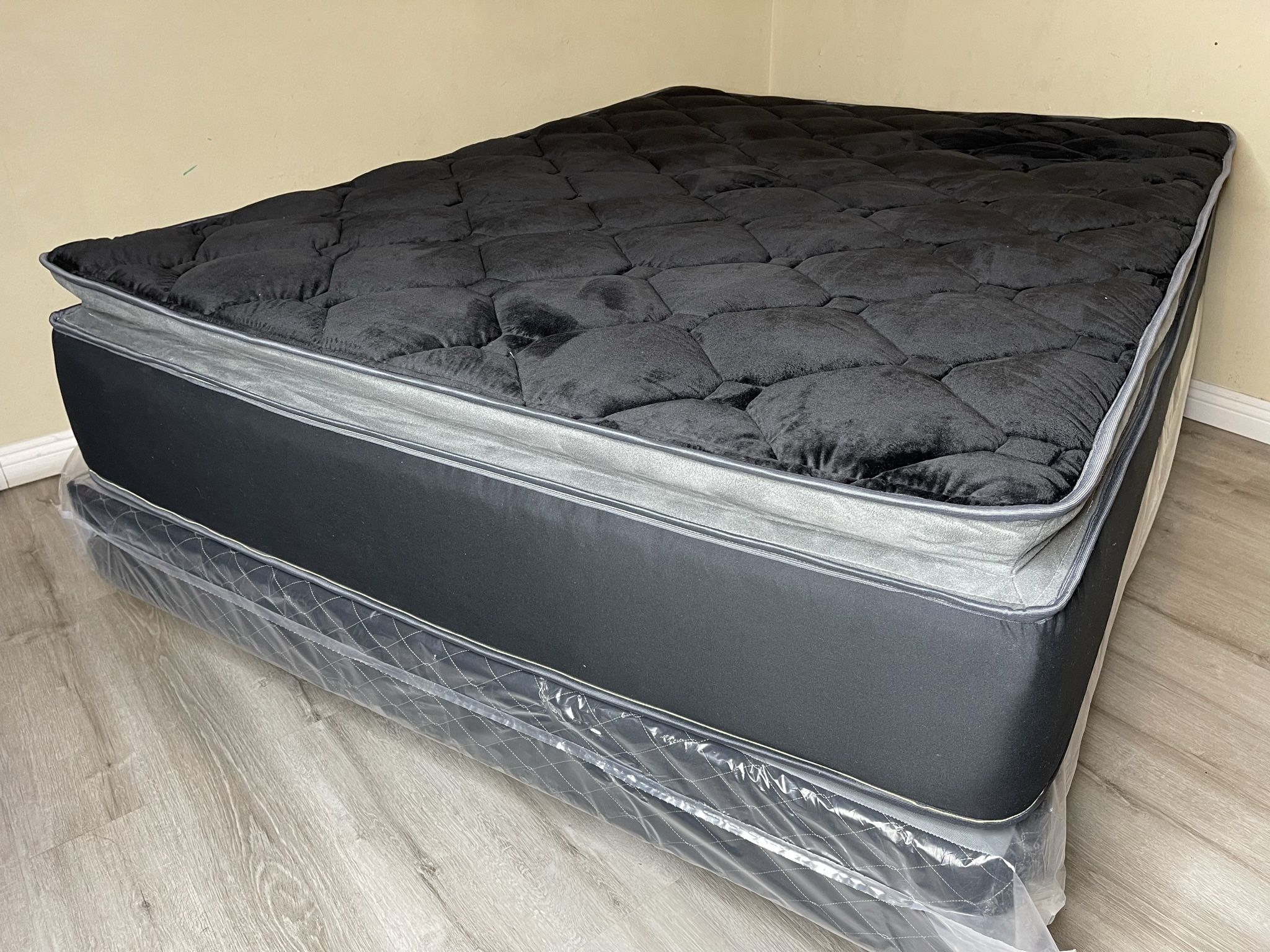 King Midnight Collection Hybrid Pillow Top Mattress!