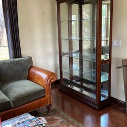 Curio/china/display Cabinet - Beautiful!