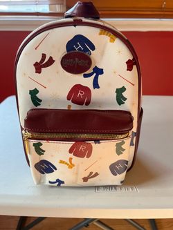 Loungefly Harry Potter Christmas Sweaters / Scarves All-Over Print Mini Backpack