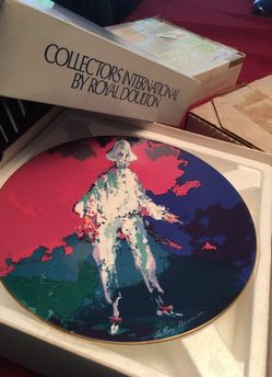 24 Collectble Plates. Vintage ( 1970, 80, 90)