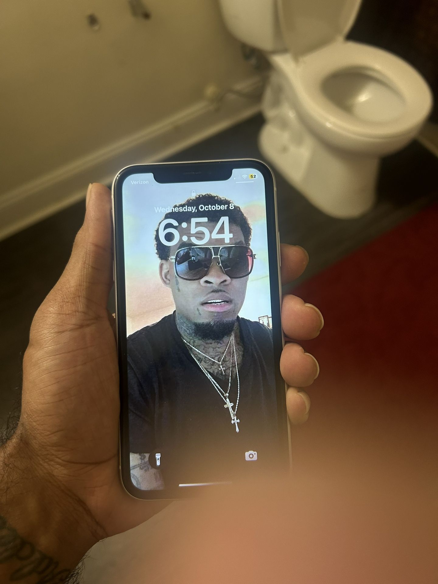 Bread New Verizon iPhone XR $230