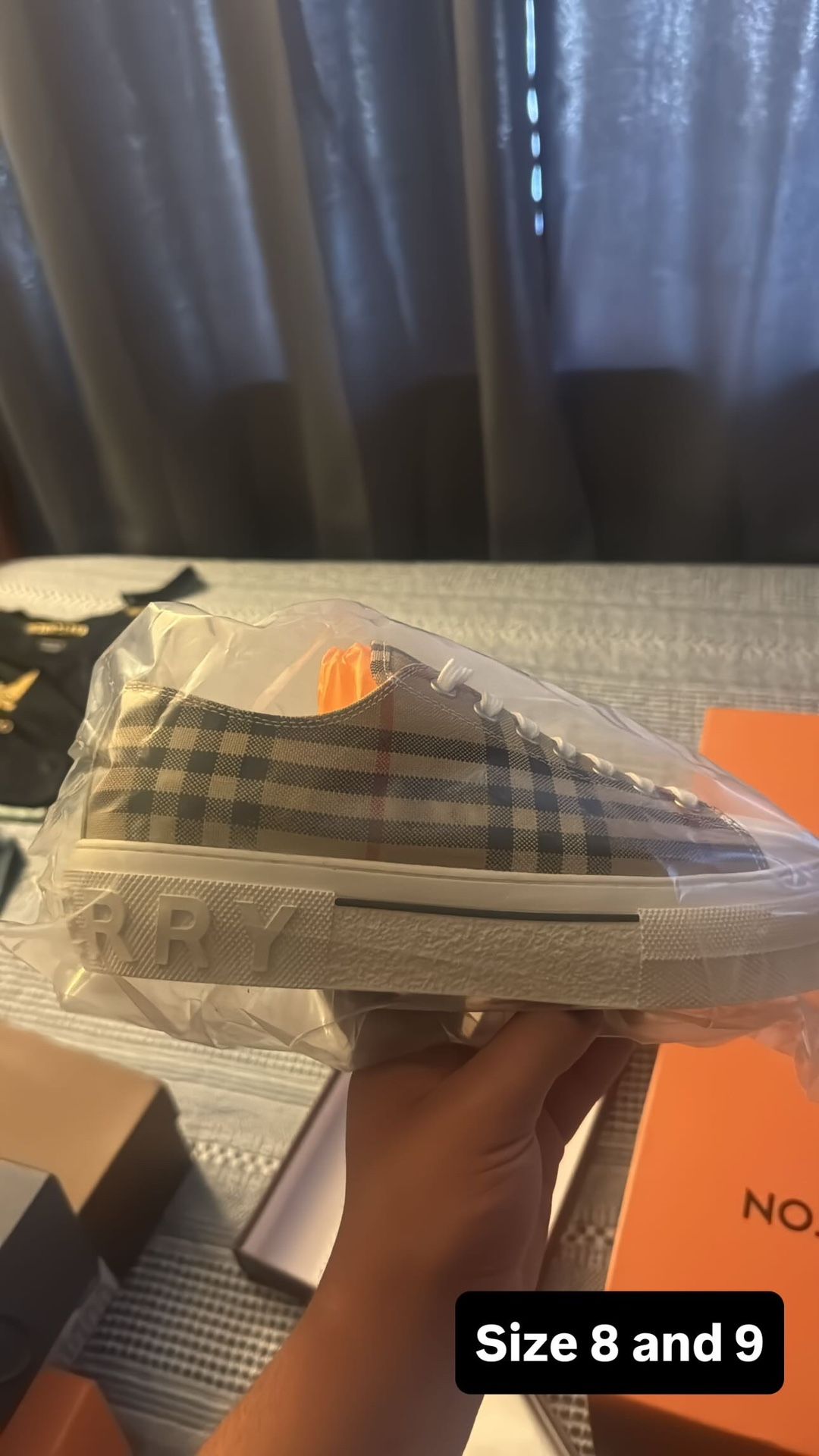 Burberry Shoes Size 8-9