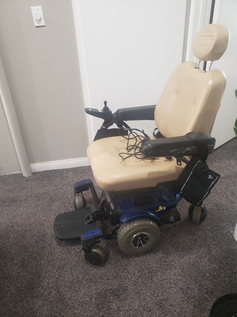 Pride J6 Mobility Chair