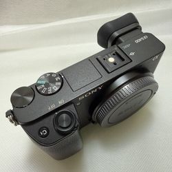 SONY A6400 APSC CAMERA and LENS