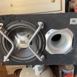Jbl  12” Gt Series Subwoofer With Amp