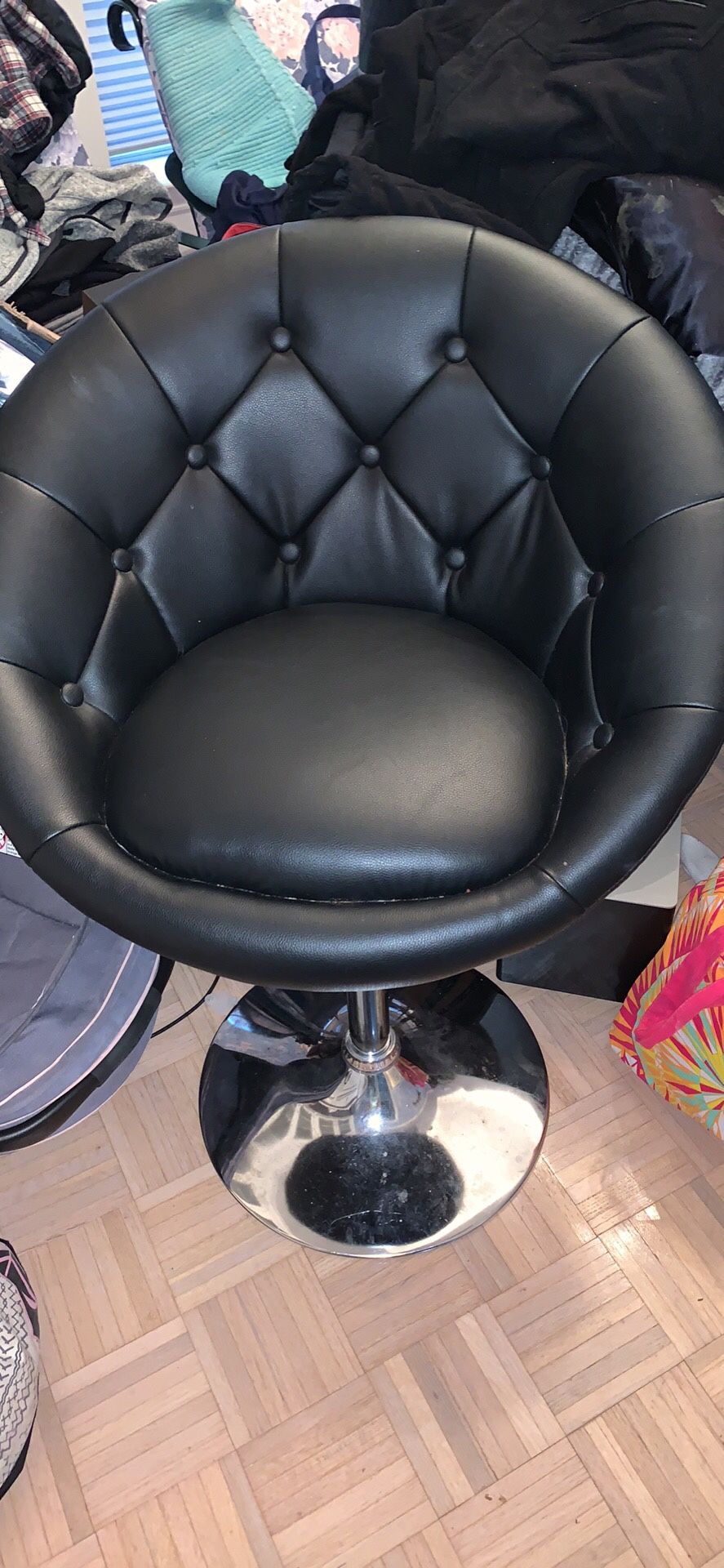 Makeup vanity chair