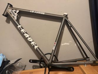 LEADER TRK, LEADER VOLARÉ
