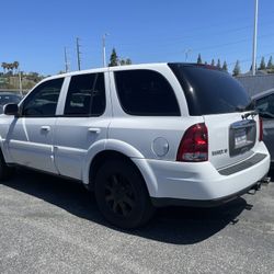 2004 Buick Rainier