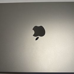 MacBook Air M2 (Base Model)