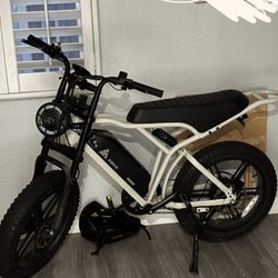 TST R002, COMES WITH BIKE LOCK ASWELL