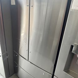 LG 4 Door French Door Counter Depth Refrigerator 