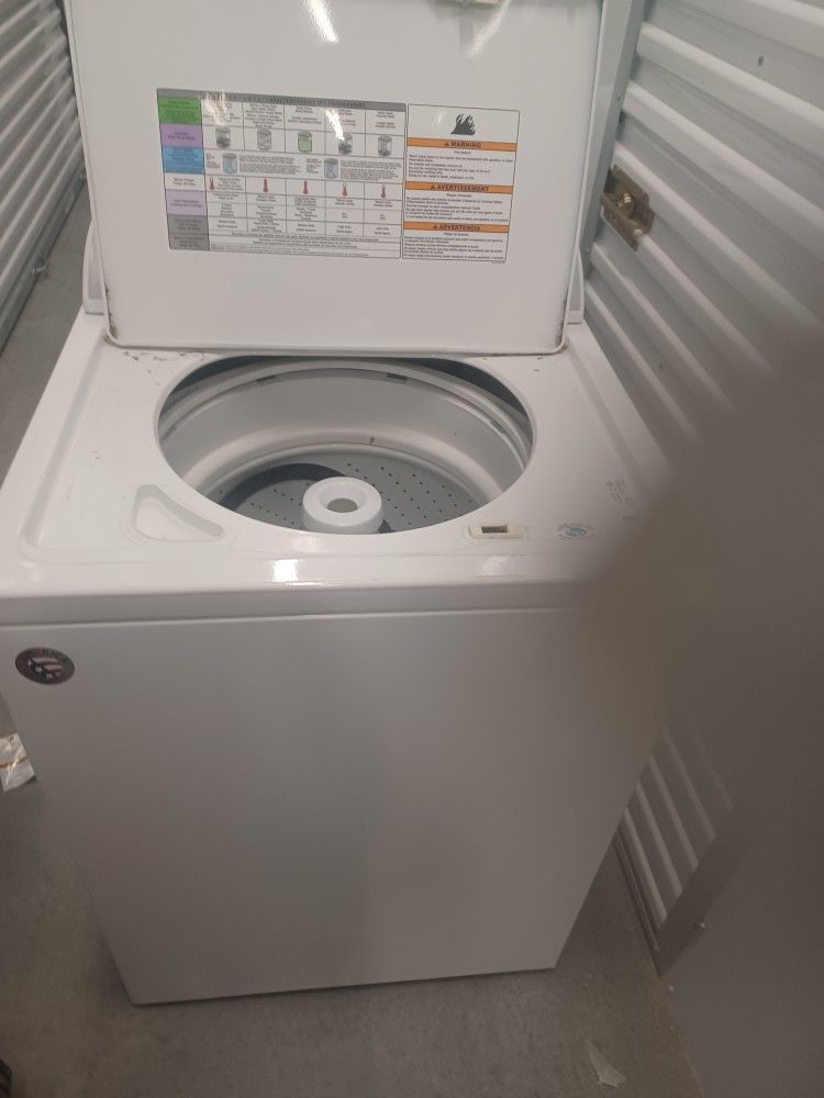 Whirlpool heavy duty, commercial series washing https://offerup.com/redirect/?o=bWFjaGluZS5Ub3A= loading works , good six months warranty free local d