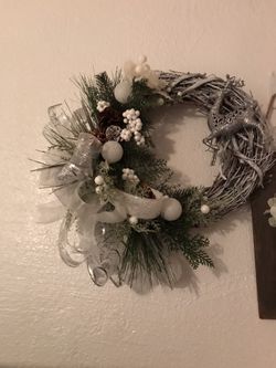 Beautiful Grapevine Christmas wreaths 14”