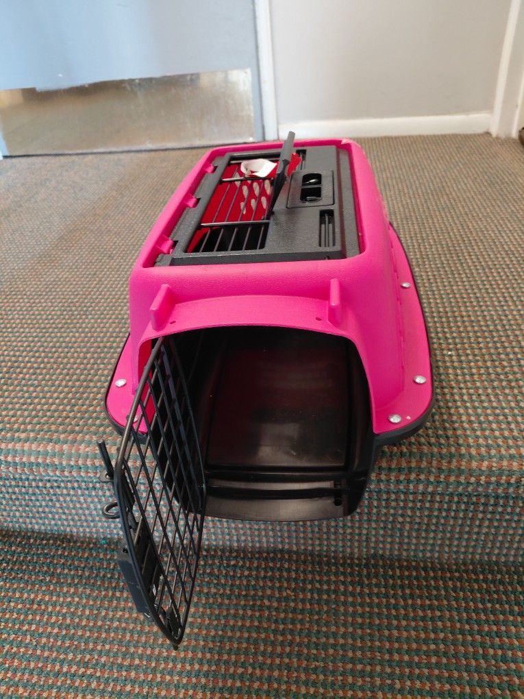 Pet Carrier Small Size $15 Its Still Available Local Pick Up In NE Philly