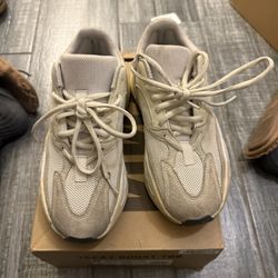 Yeezy Boost 700 Analog 