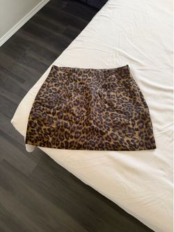 Women’s Zara skirt