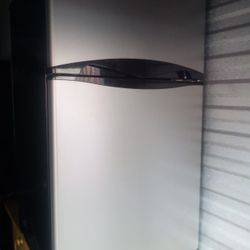 Frigidaire Mini Refrigerator 