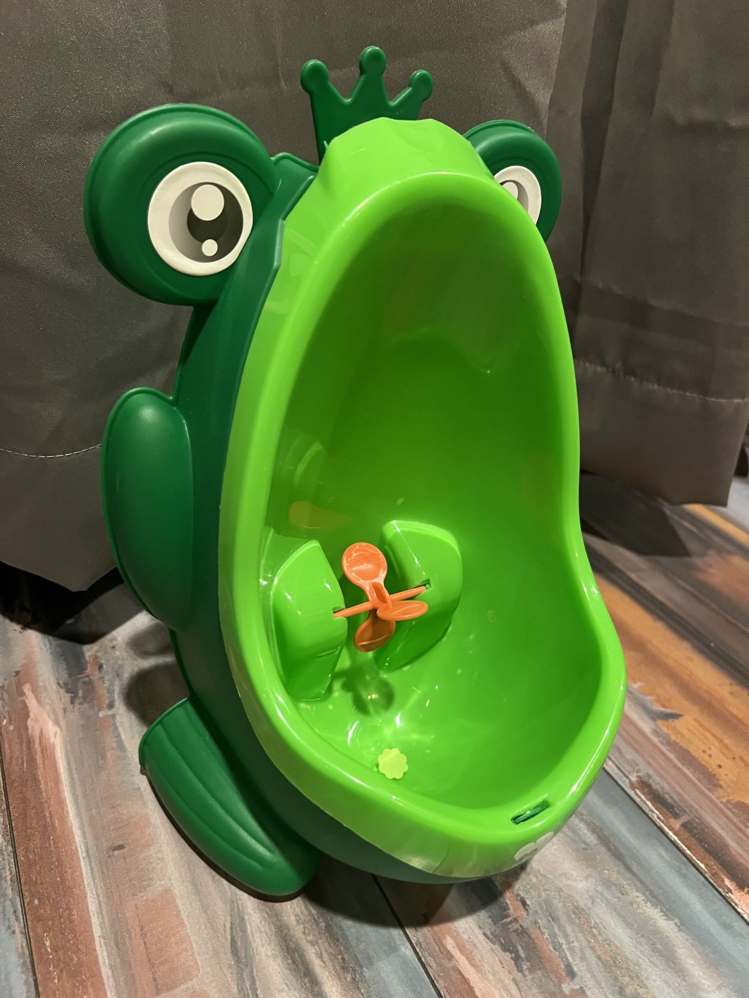 Froggy Urinal