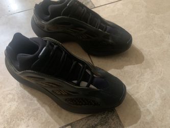 Adidas Yeezys 700 V3