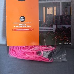 Brand New 25' Length Glows Under Blacklight Mega Spiderweb Indoor/Outdoor $15 Pick Up Only In Bakersfield In The 93308 Area No Holds 