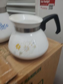 vintage CorningWare 6-cup teapot/kettle in the "Floral Bouquet" patter