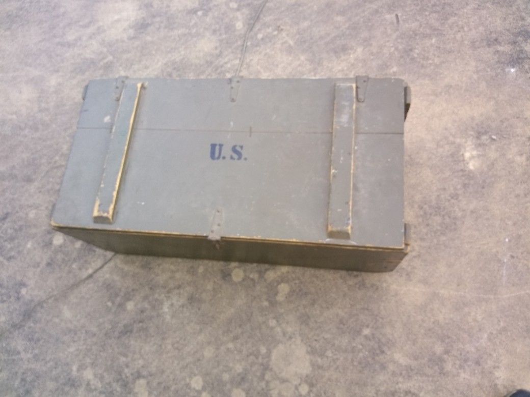 1943 WWII Military Footlocker w/ Insert Shelf