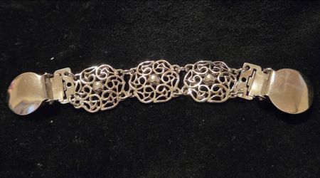 Silver Tone Filigree Cloak/Cardigan Fastener