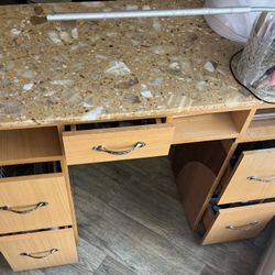 Nail table