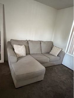 Light Gray Reversible Sectional Sofa/ Couch – Great Condition