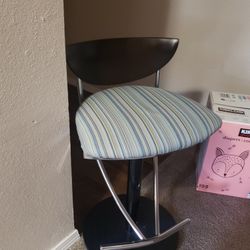 Cushioned Stool With Foot Rest