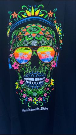 Día de los muertos XL Sugar Skull Graphic T-Shirt